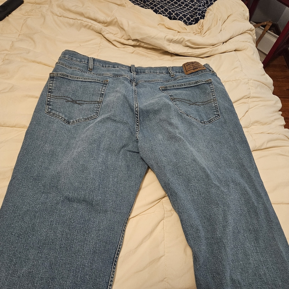 Levi's jeans sz 42